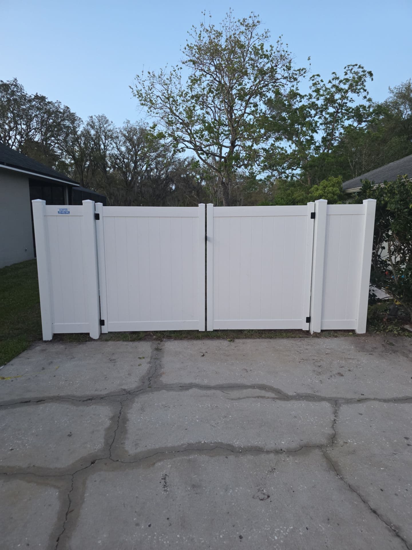 Vinyl fence installation by ASAP Fence & Gates near Storey Creek, FL