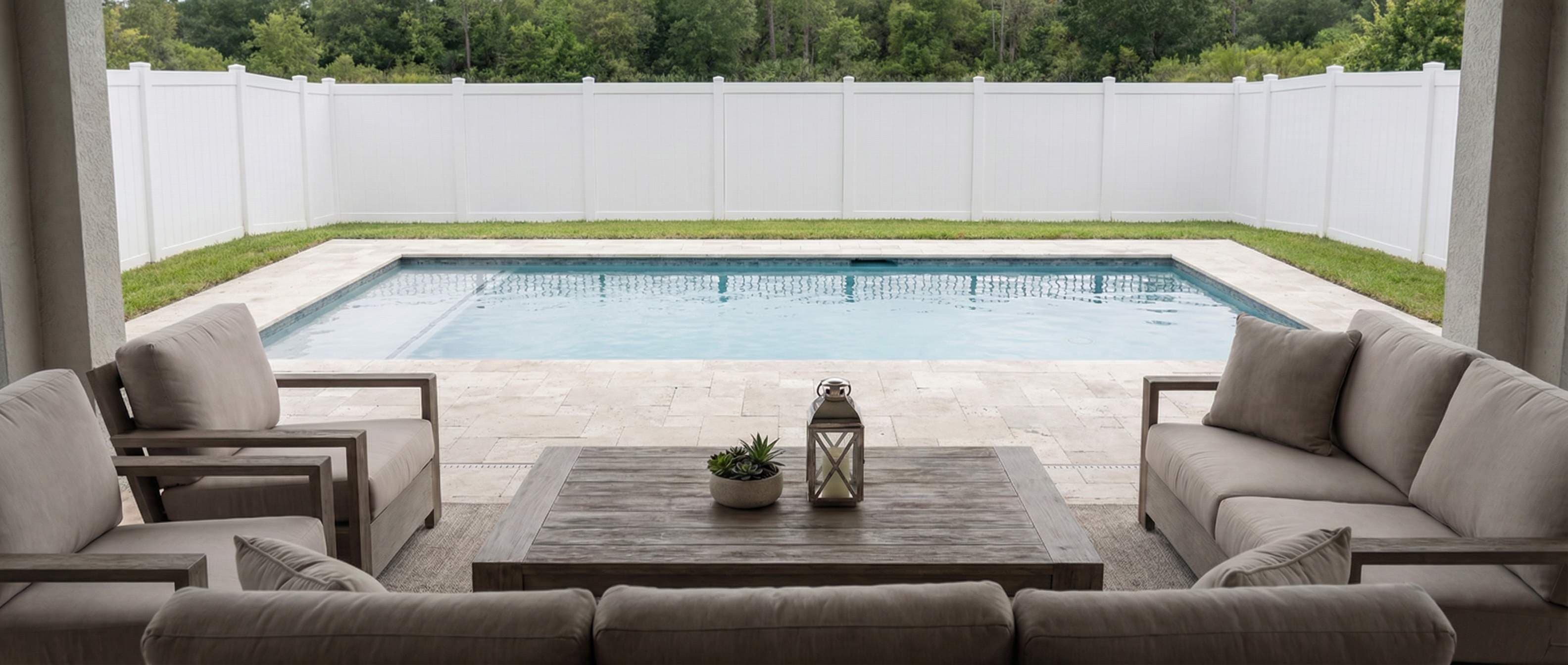 white vinyl privacy fence installation in Bradenton, FL