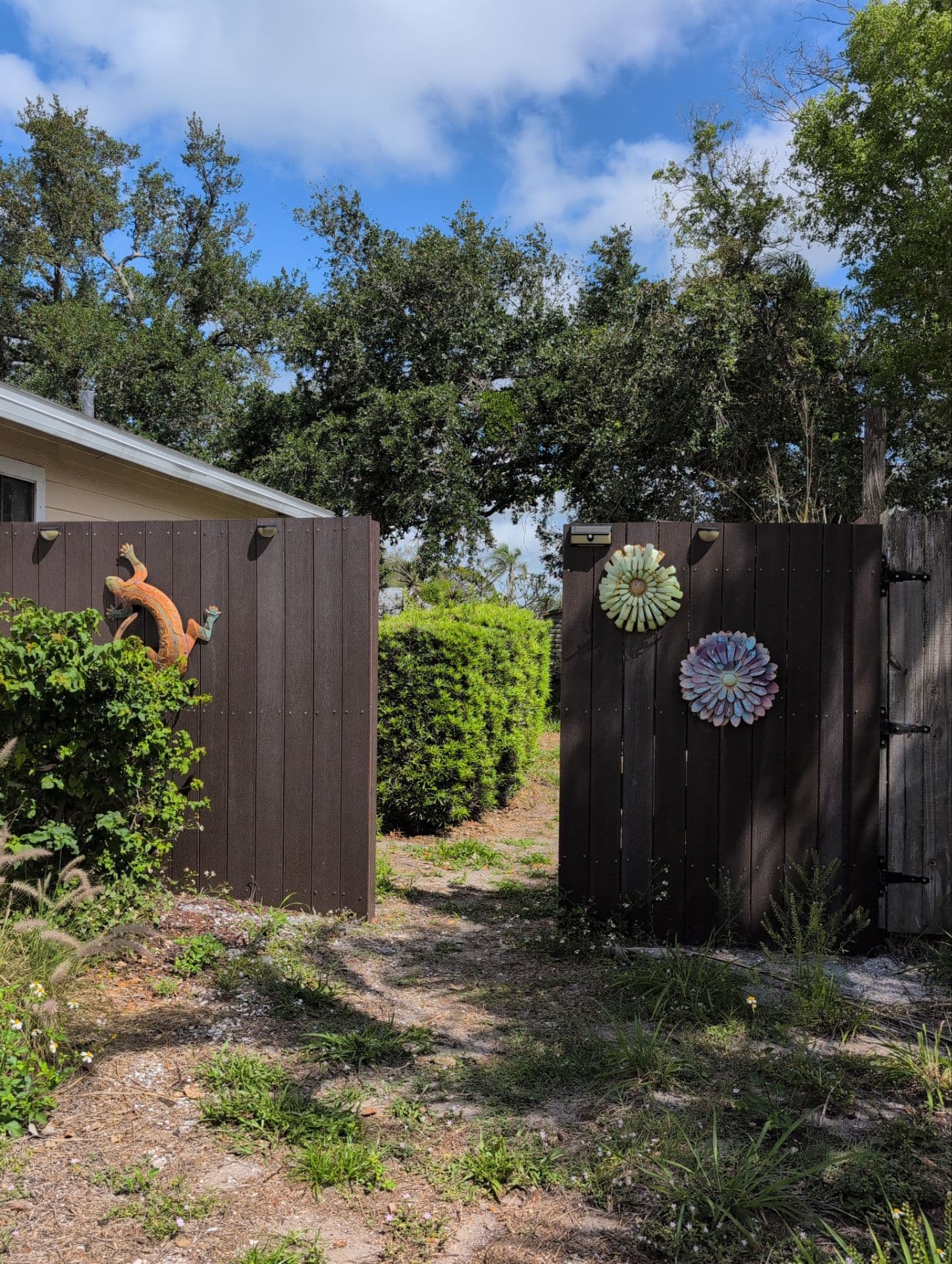 Wood Fence installation by ASAP Fence & Gates in Fishhawk, FL